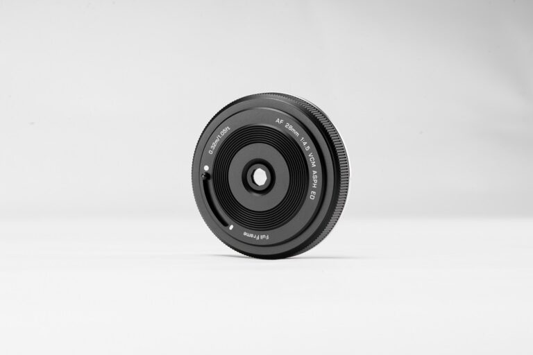 VILTROX OBIETTIVO AF 28MM PANCAKE F/4.5 FULL FRAME PANASONIC LMOUNT SERIE CHIP
