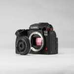 OBIETTIVO AF 28MM PANCAKE F/4.5 FULL FRAME PANASONIC LMOUNT SERIE CHIP